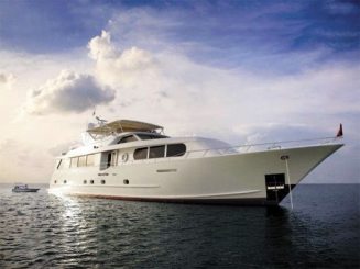 yacht-1
